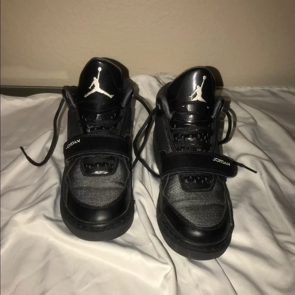 Jordans Shoes - Black Jordan’s size 4.5 y